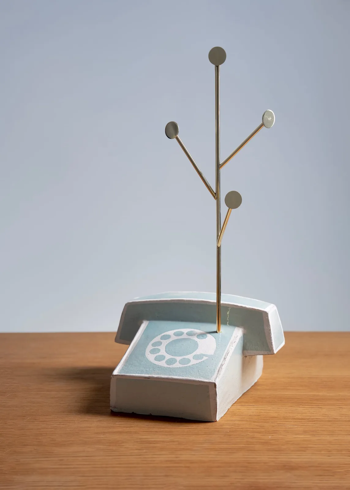Daniele Franzella, Telefono, 2023. Ceramic, brass · 43 × 23 × 22 cm