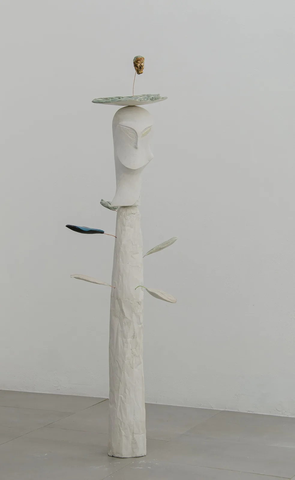 Mattia Barbieri, Ninf, 2022. Plaster, oil, gold leaf, iron, bronze · 155 × 48 × 66 cm