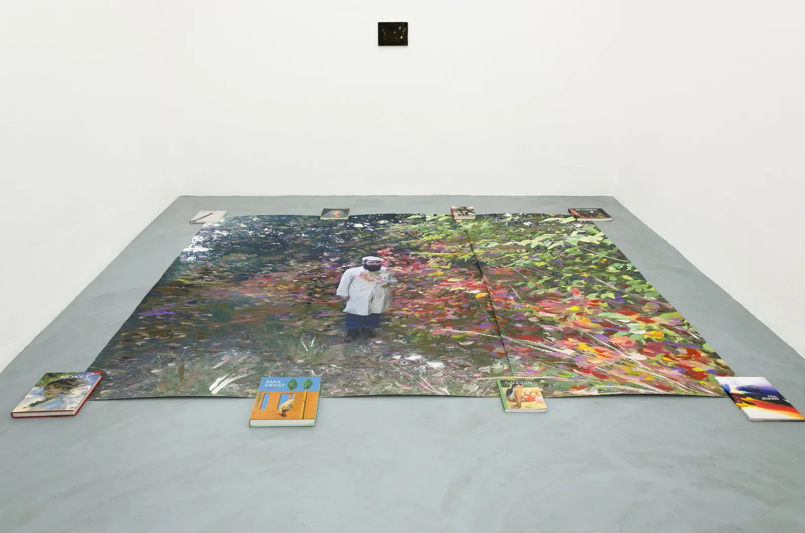 Luigi Presicce, Impressione, Meno quattro, Mi piaci stari sulu, 2018. Acrylic on photographic print · 270 × 200 cm