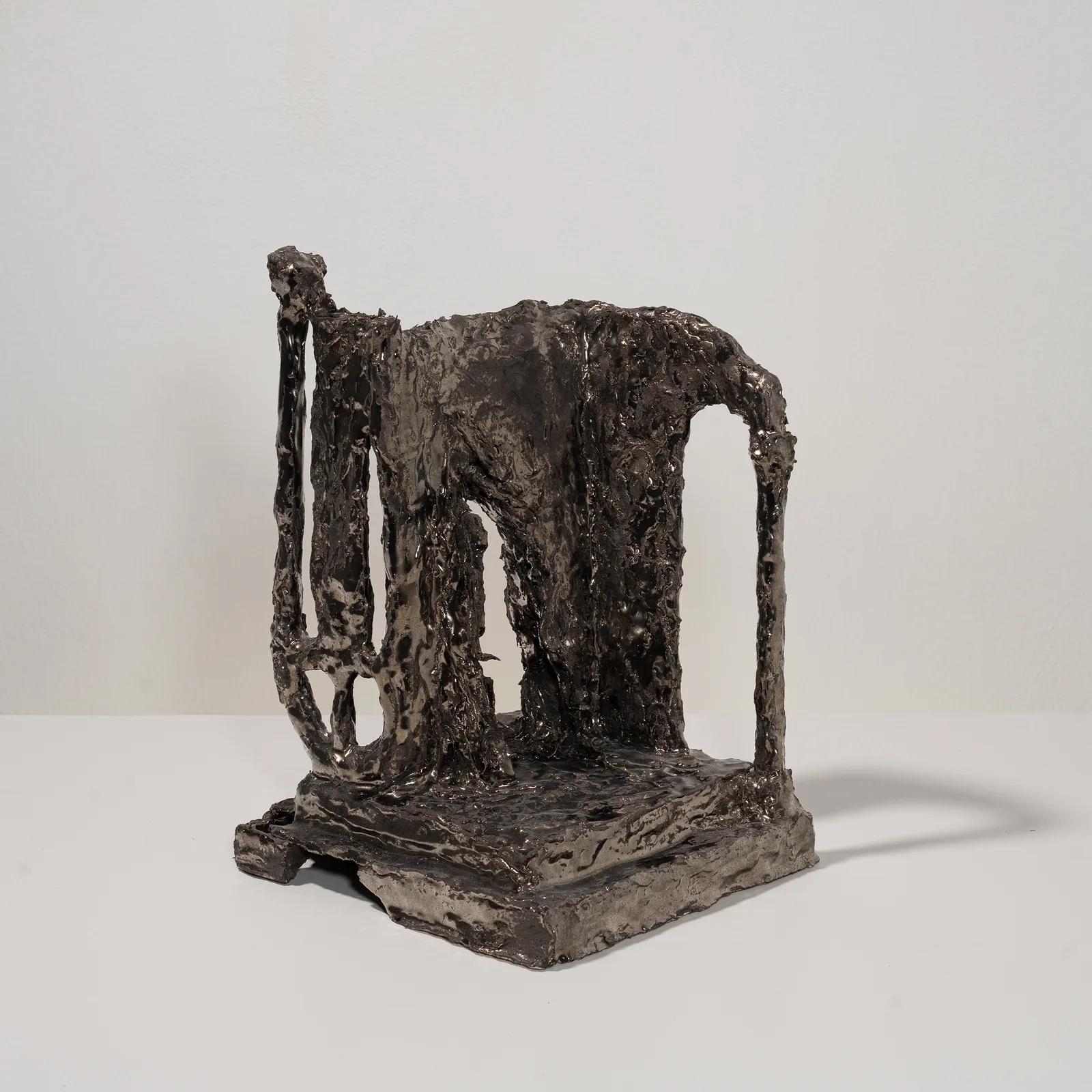 Francesca Polizzi, Elegia, 2026. Mixed clays, wool, glaze · 39 × 27 × 27 cm