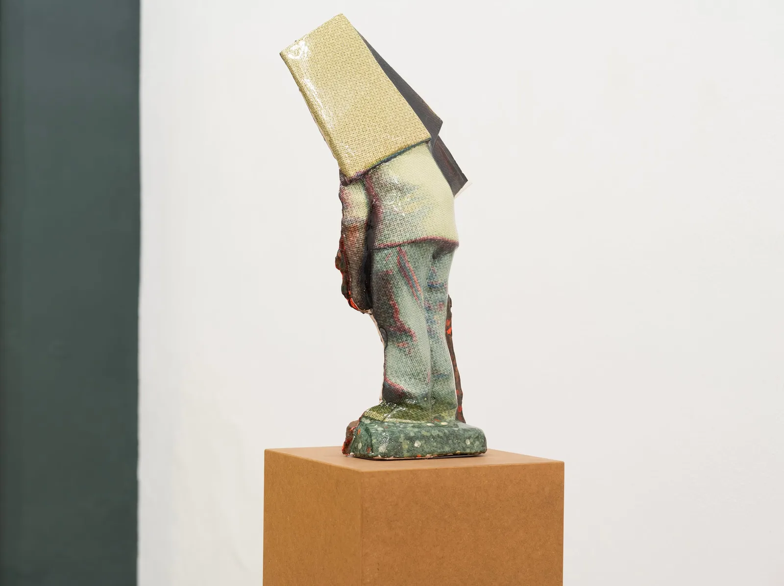 Daniele Franzella, Il giardiniere, 2024. Ceramic · 60 × 22 × 13 cm