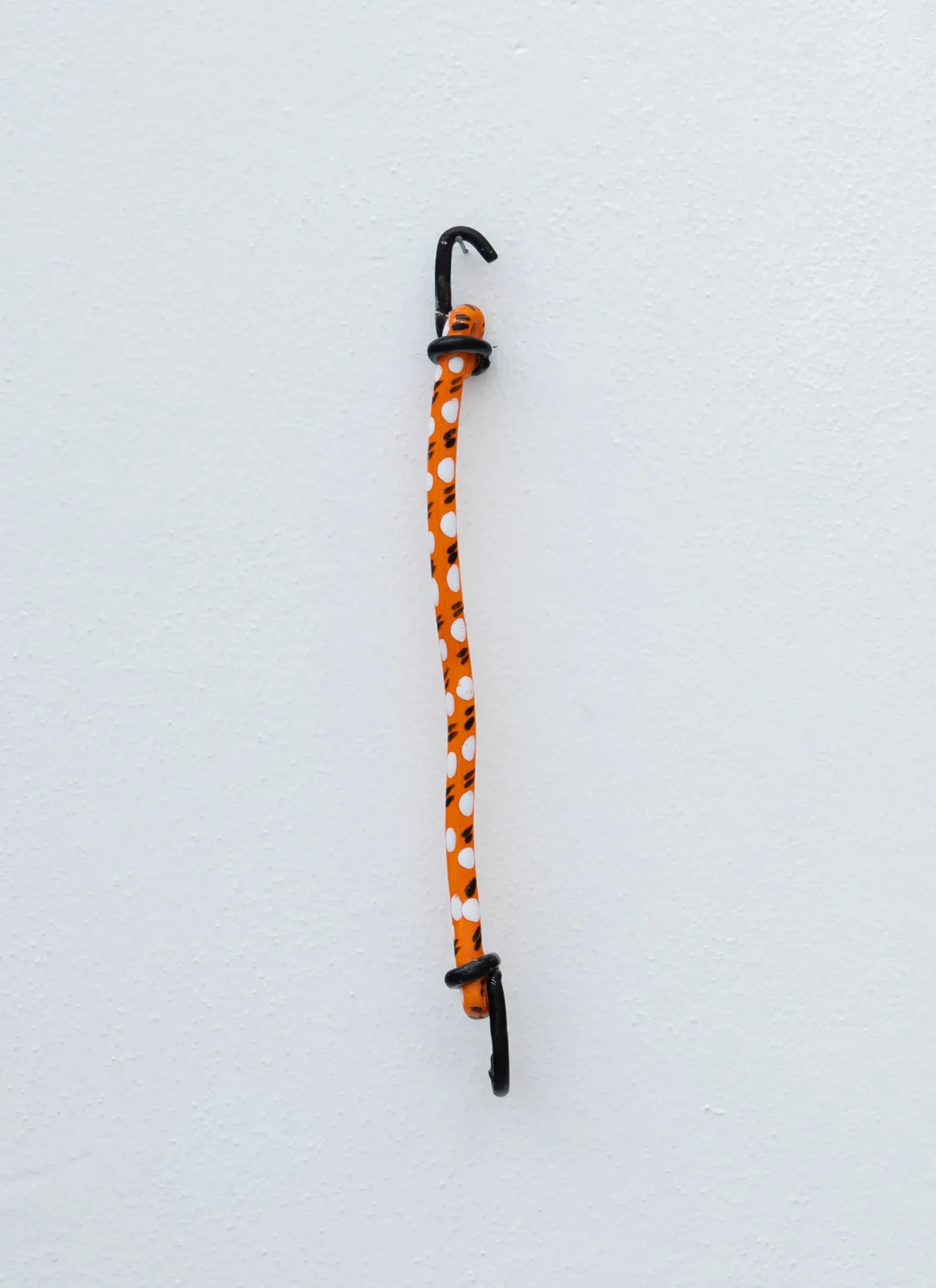 Katharina Maderthaner, Expander #06, 2023. Ceramic · 37 × 3.5 × 3.5 cm