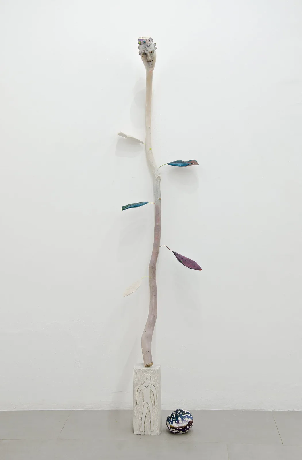 Mattia Barbieri, Il Genio, 20112022. Wood, oil, plaster, gold leaf, iron · 222 × 55 × 42 cm