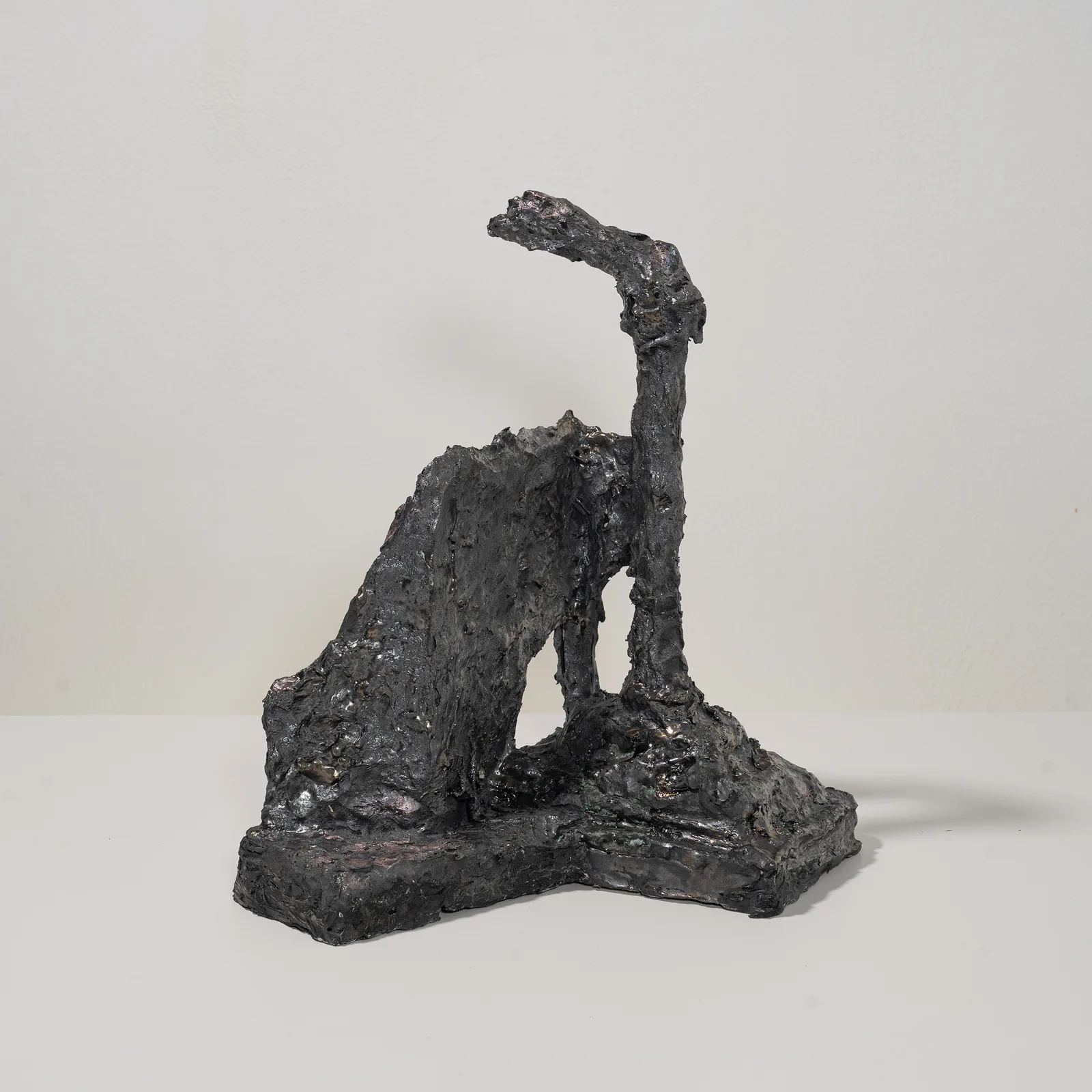 Francesca Polizzi, Elegia, 2026. Mixed clays, wool, glaze · 42 × 40 × 28 cm