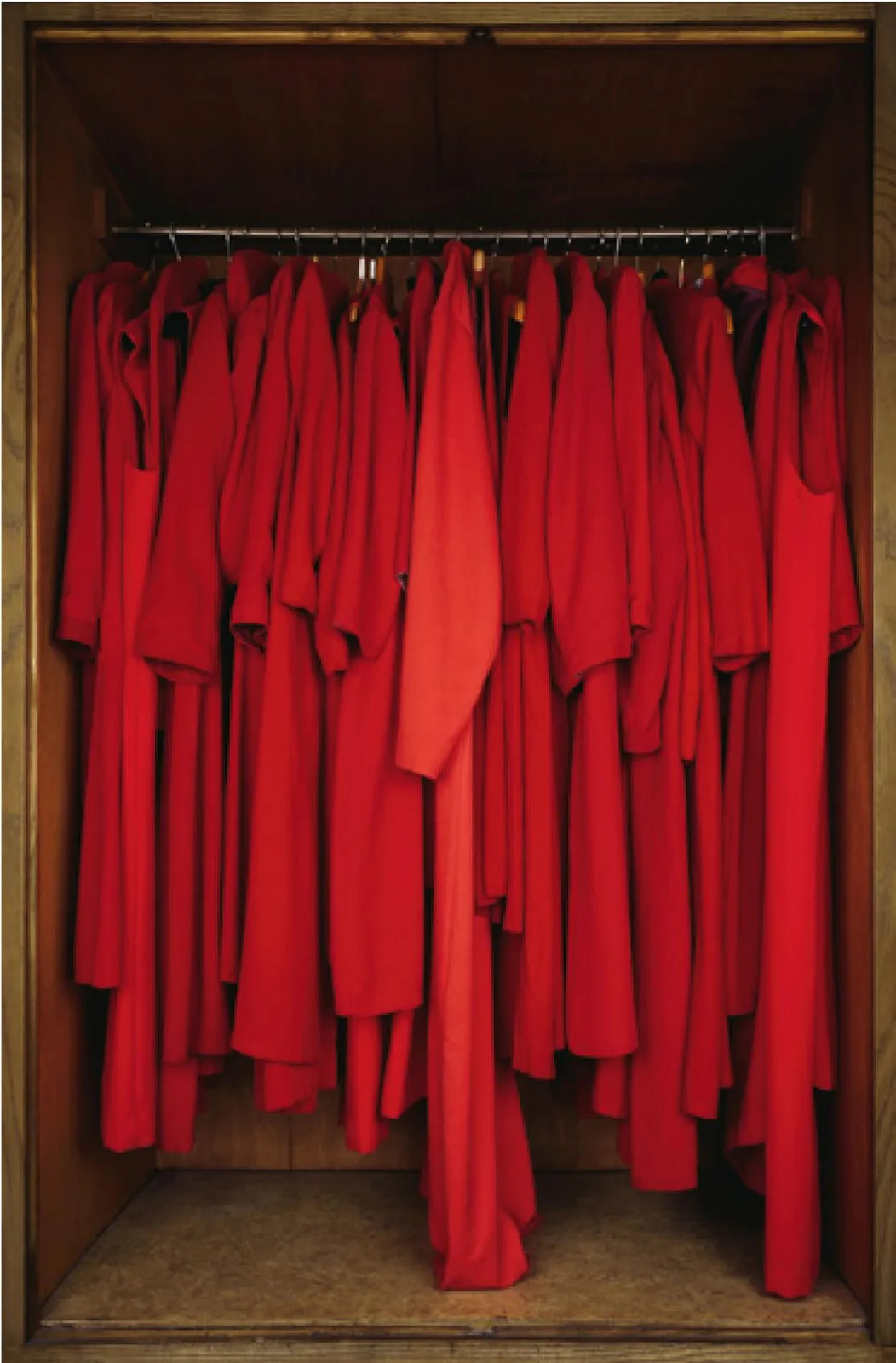 INTERIEUR. Andreas Thein, Schrank #3 (Armadio #3), 2011, C-Print Diasec, 183 x 120 cm