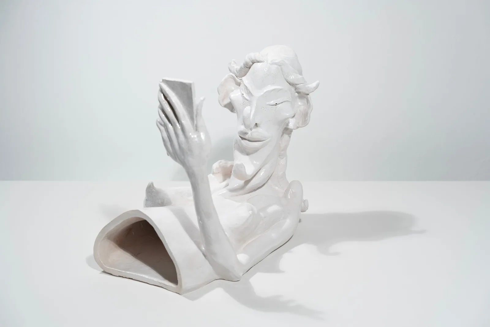 Luigi Presicce, Senza titolo, 2025. Ceramic · 37.5 × 44.5 × 26.5 cm