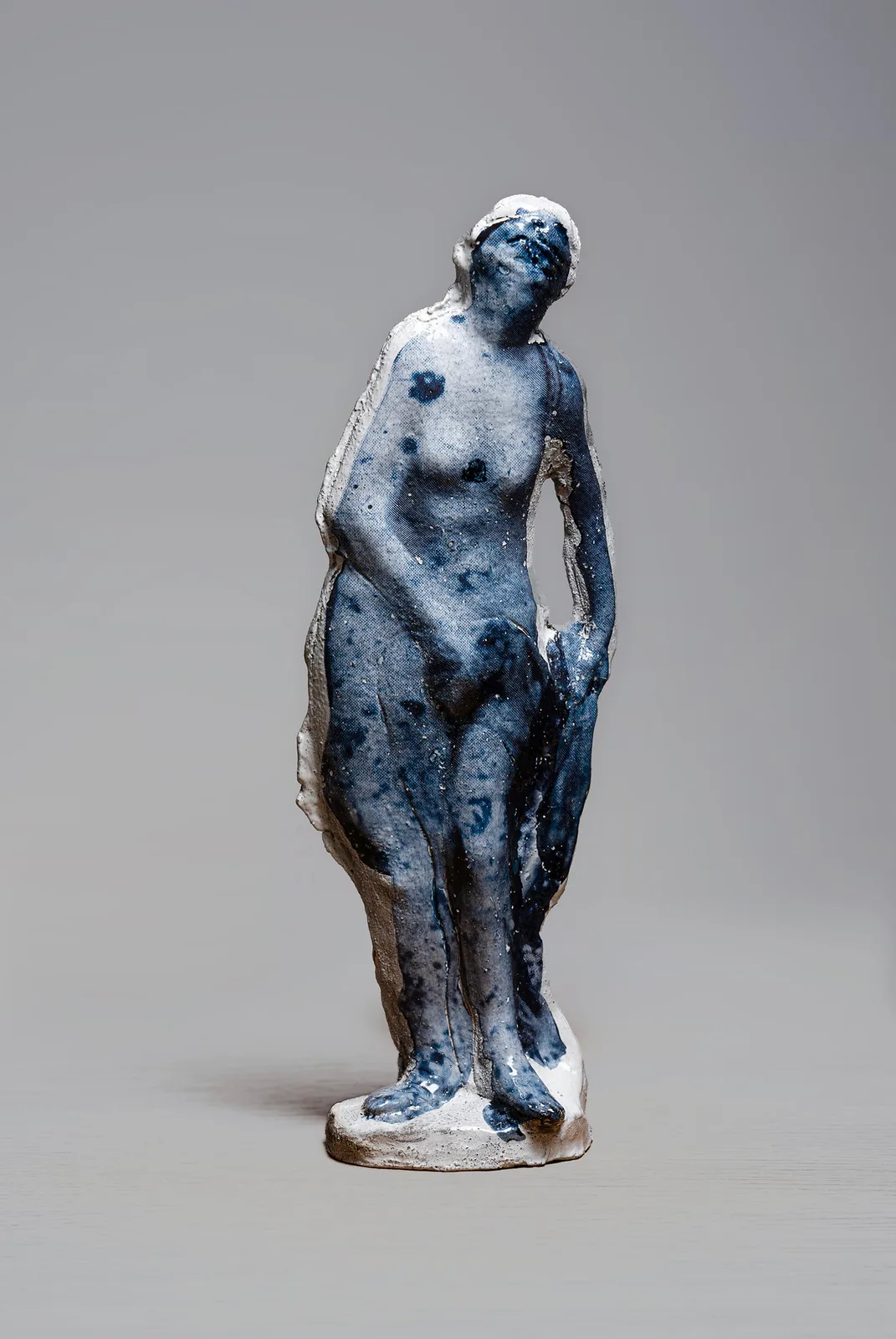 Daniele Franzella, Afrodite, 2023. Ceramic · 46 × 17 × 10 cm