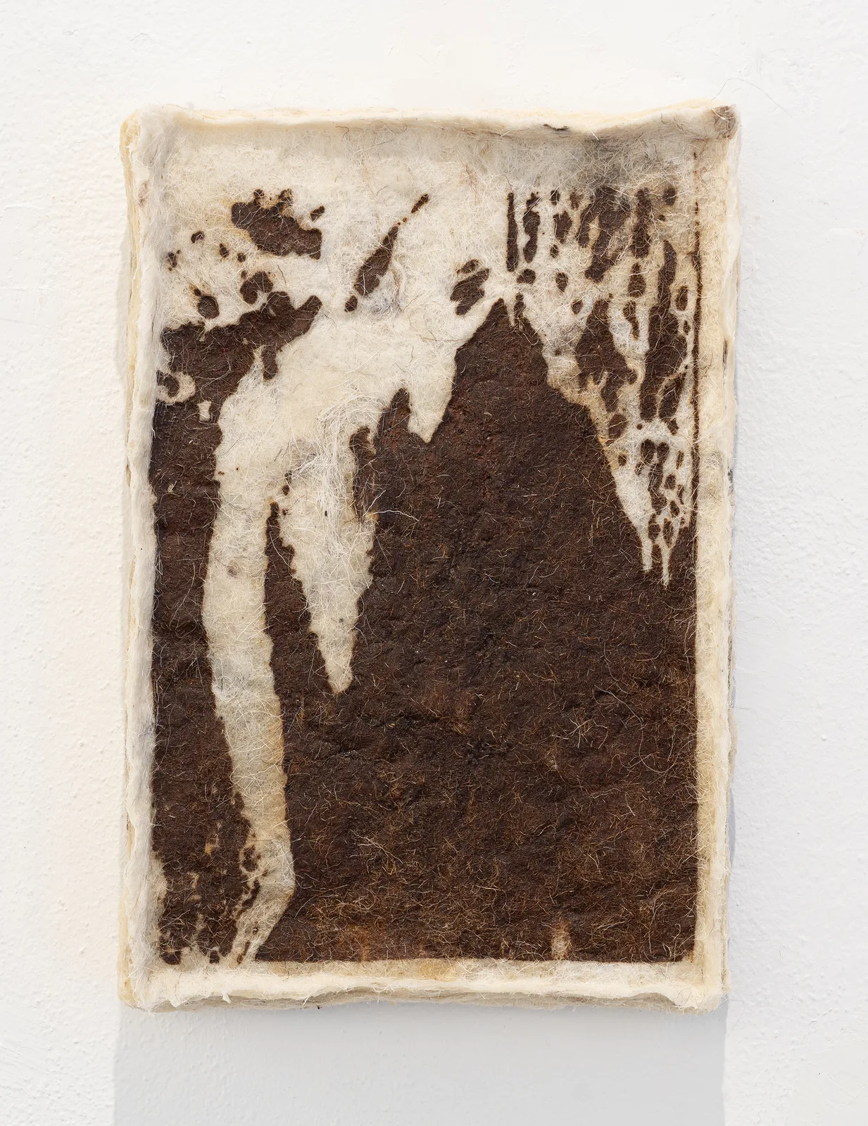 Francesca Polizzi, Permanenza, 2026. Raw wool felts and rust · 31 × 21 × 5 cm