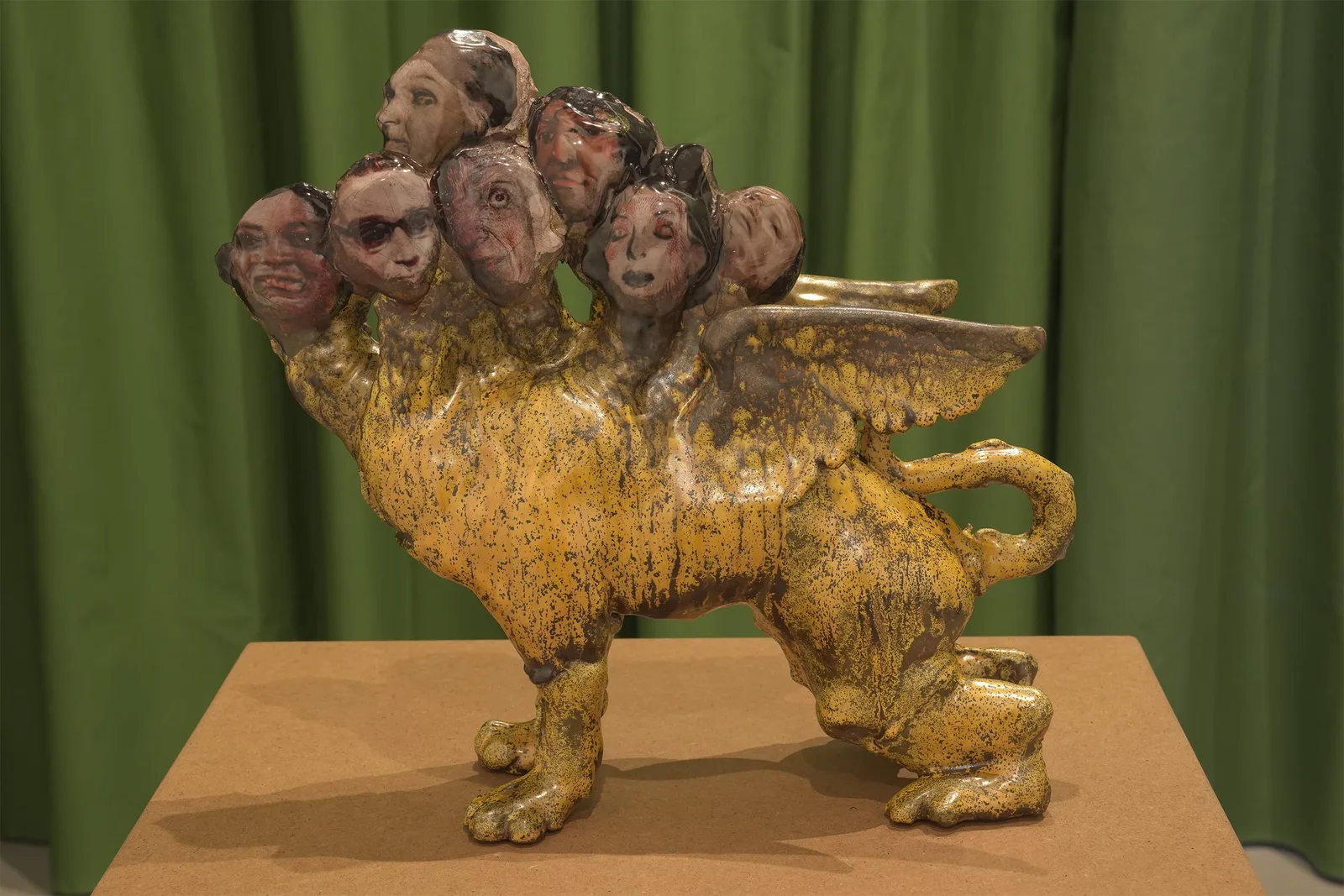 Daniele Franzella, Idra, 2025. Ceramic · 32.5 × 35 × 14 cm