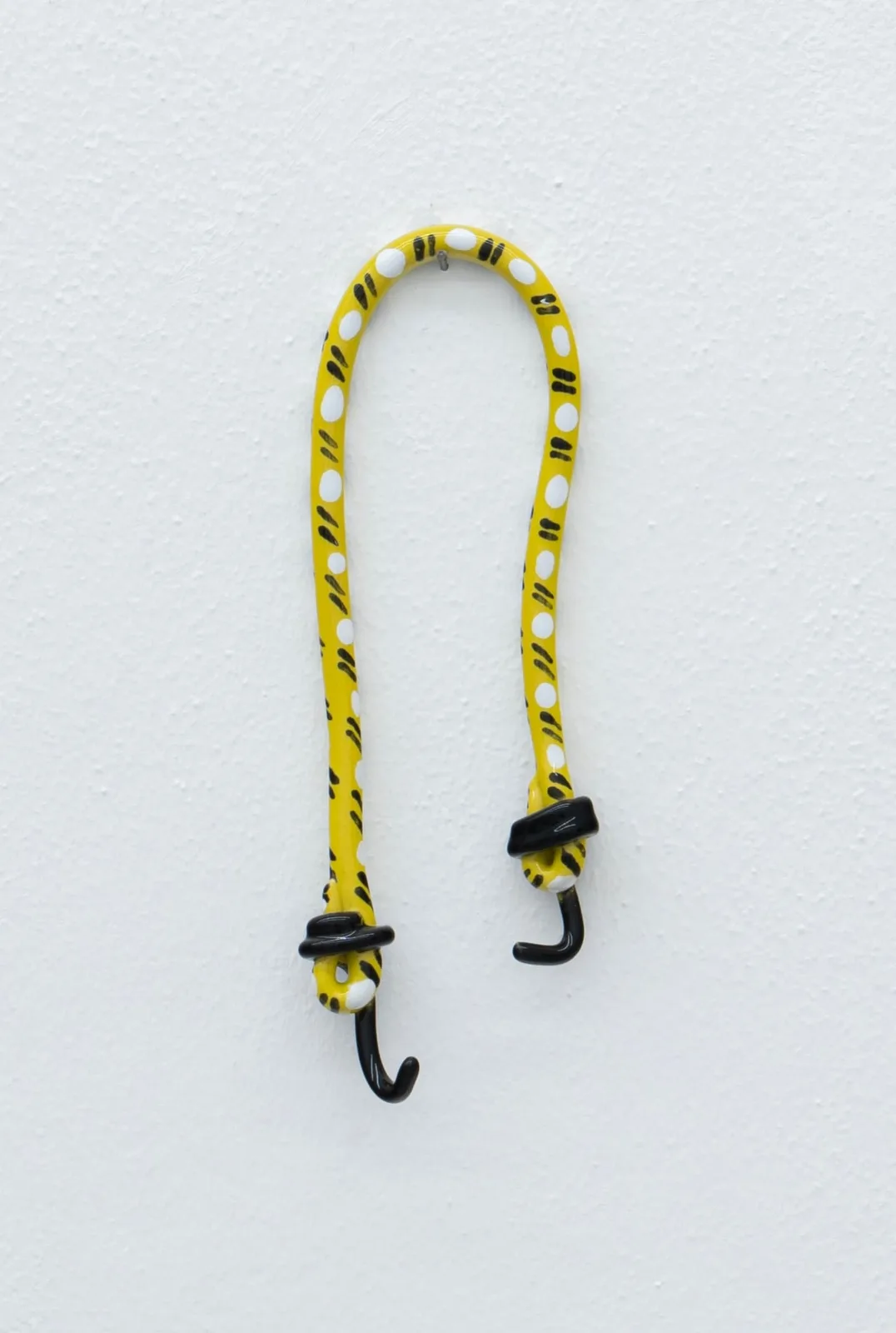 Katharina Maderthaner, Expander #07, 2023. Ceramic · 25 × 9 × 3 cm