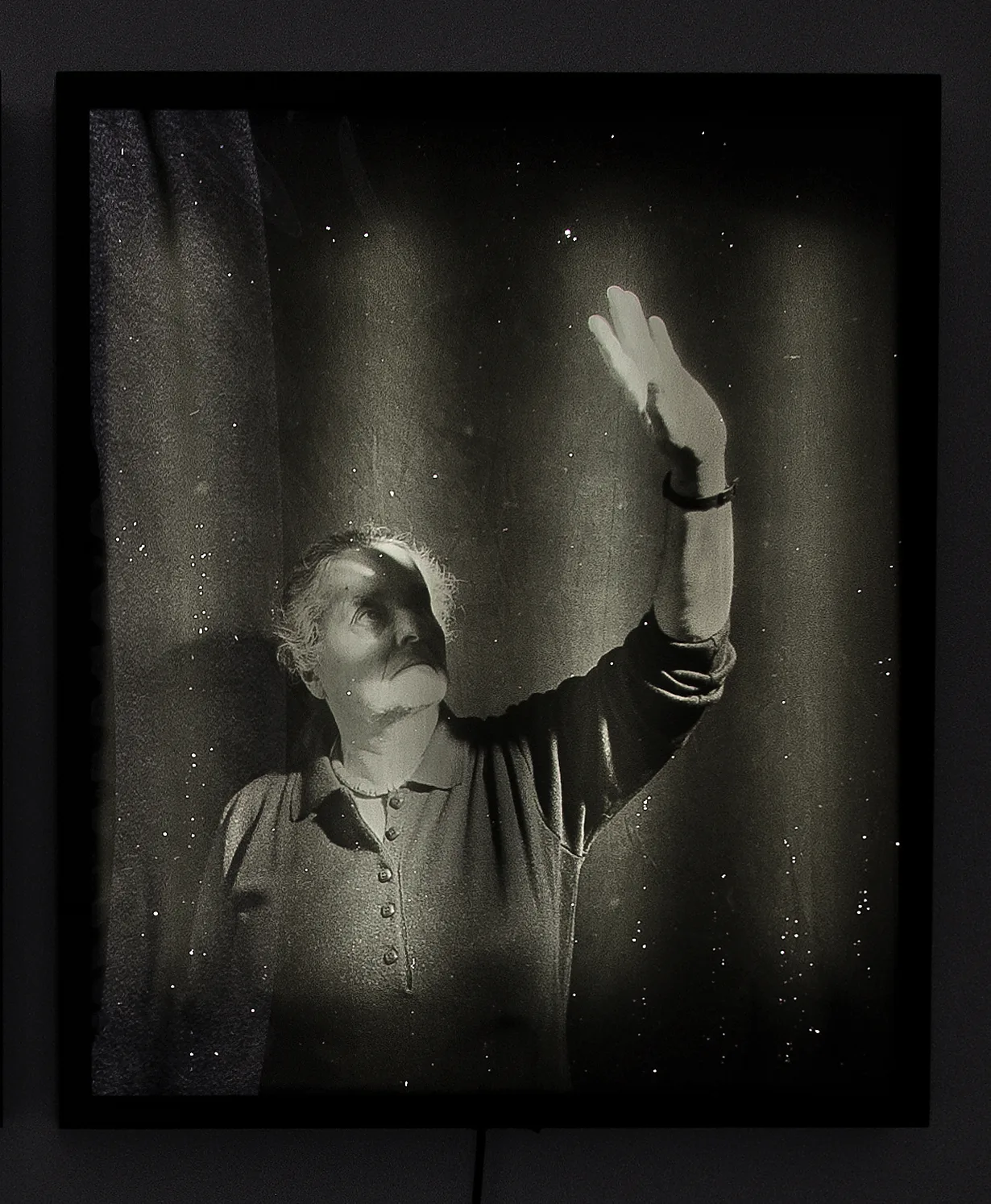 Nyctografie. Scritture tra il visibile e l'invisibile. Turi Rapisarda, Unt Hitler, 2011, Lightbox, 64 x 53,5 cm
